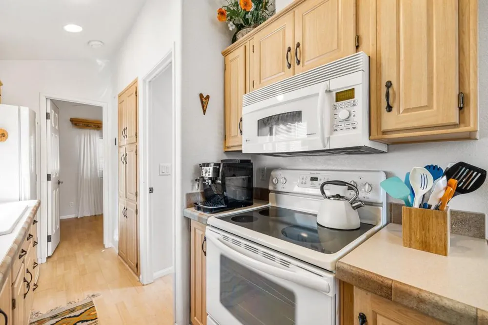 74711 Dillon Road ##6 Desert Hot Springs, CA 92241