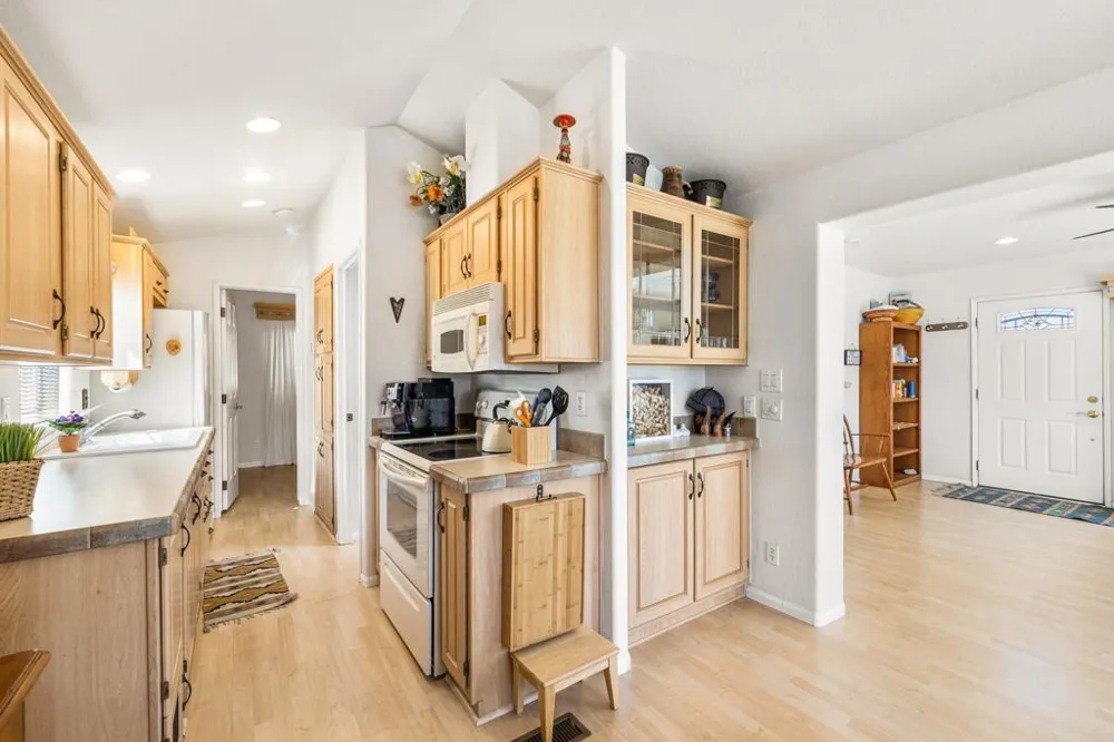 74711 Dillon Road ##6 Desert Hot Springs, CA 92241