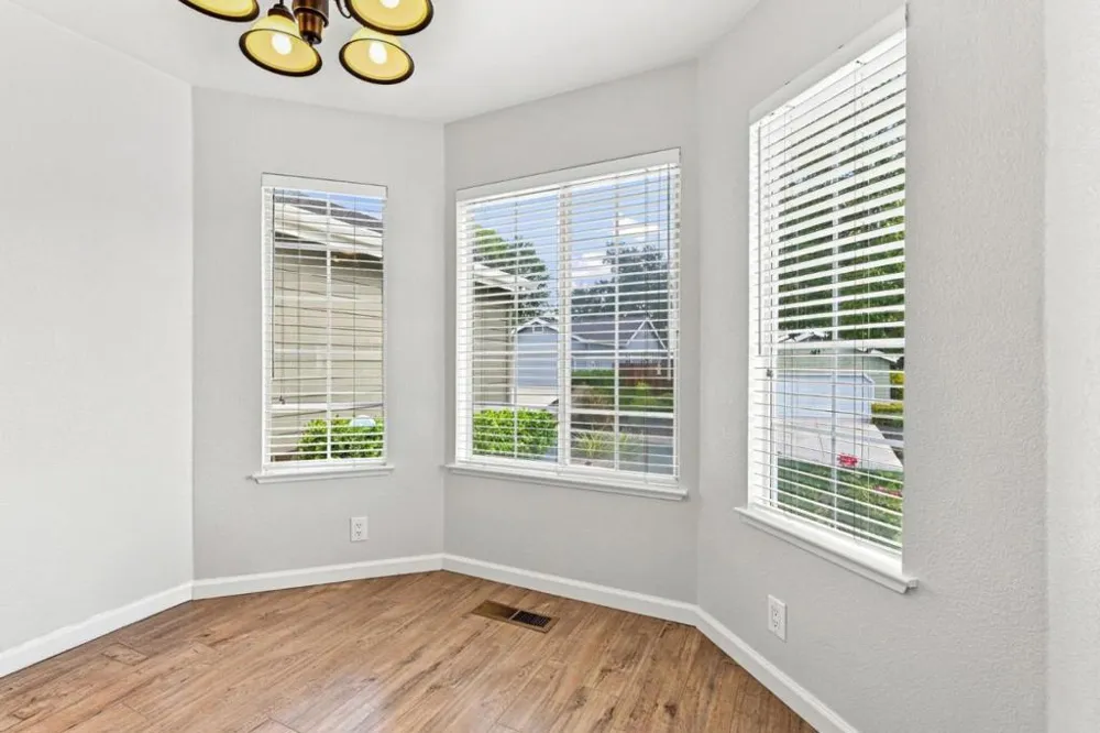 921 Clinton Place Pleasanton, CA 94566