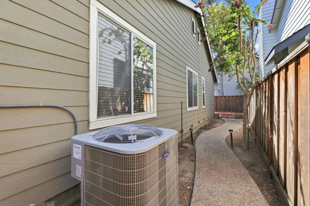 921 Clinton Place Pleasanton, CA 94566
