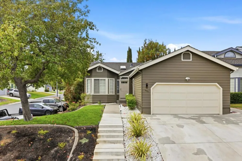921 Clinton Place Pleasanton, CA 94566
