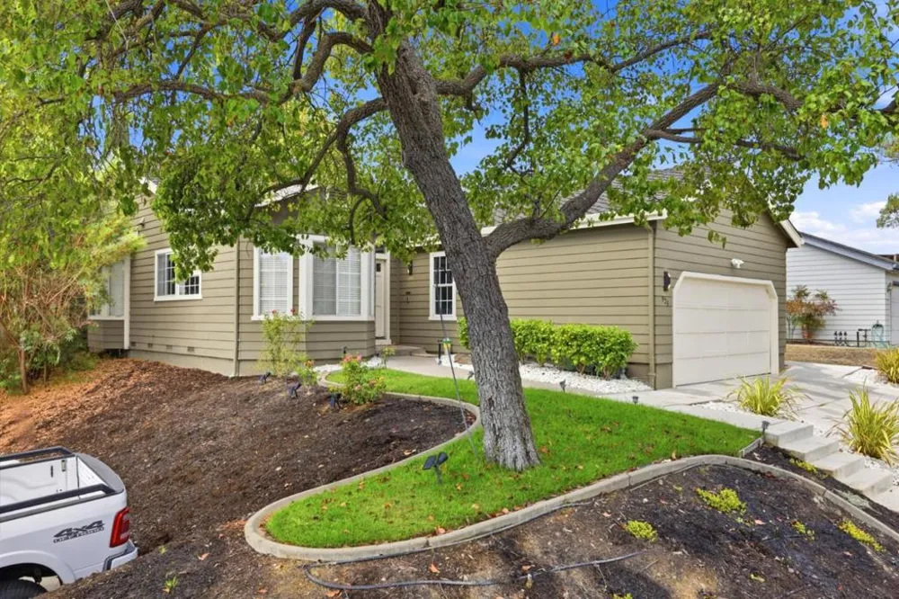 921 Clinton Place Pleasanton, CA 94566