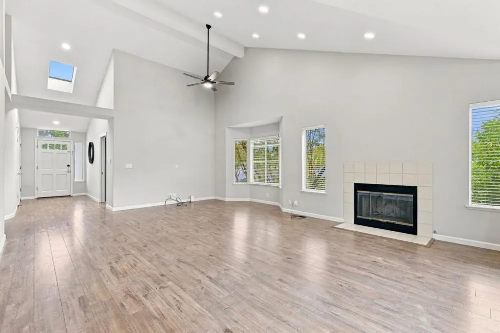 921 Clinton Place Pleasanton, CA 94566