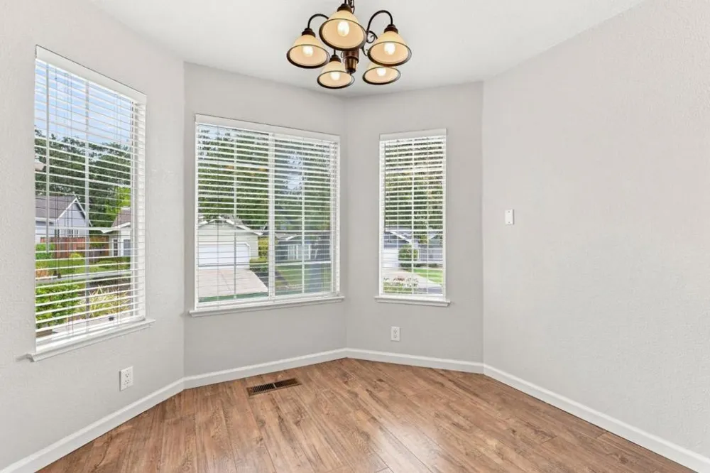 921 Clinton Place Pleasanton, CA 94566