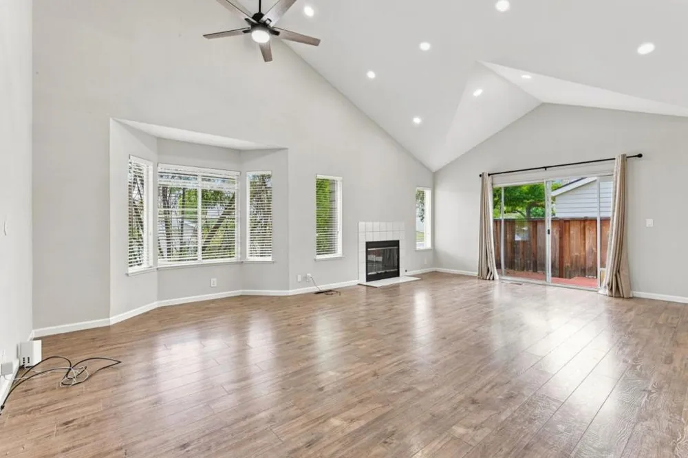 921 Clinton Place Pleasanton, CA 94566