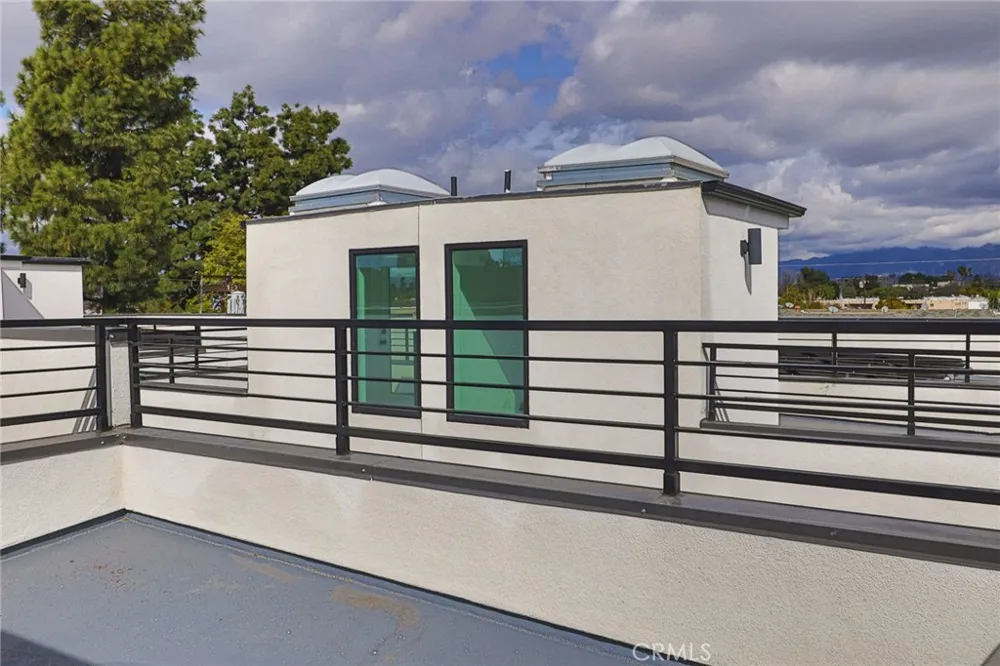11810 Gilmore Los Angeles, CA 91606