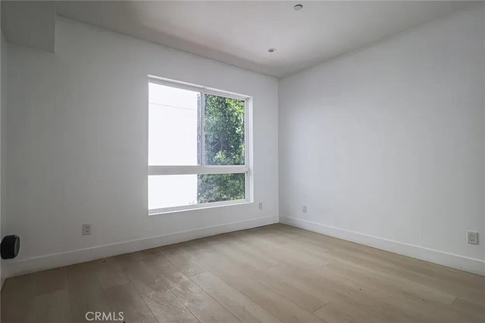 11810 Gilmore Los Angeles, CA 91606