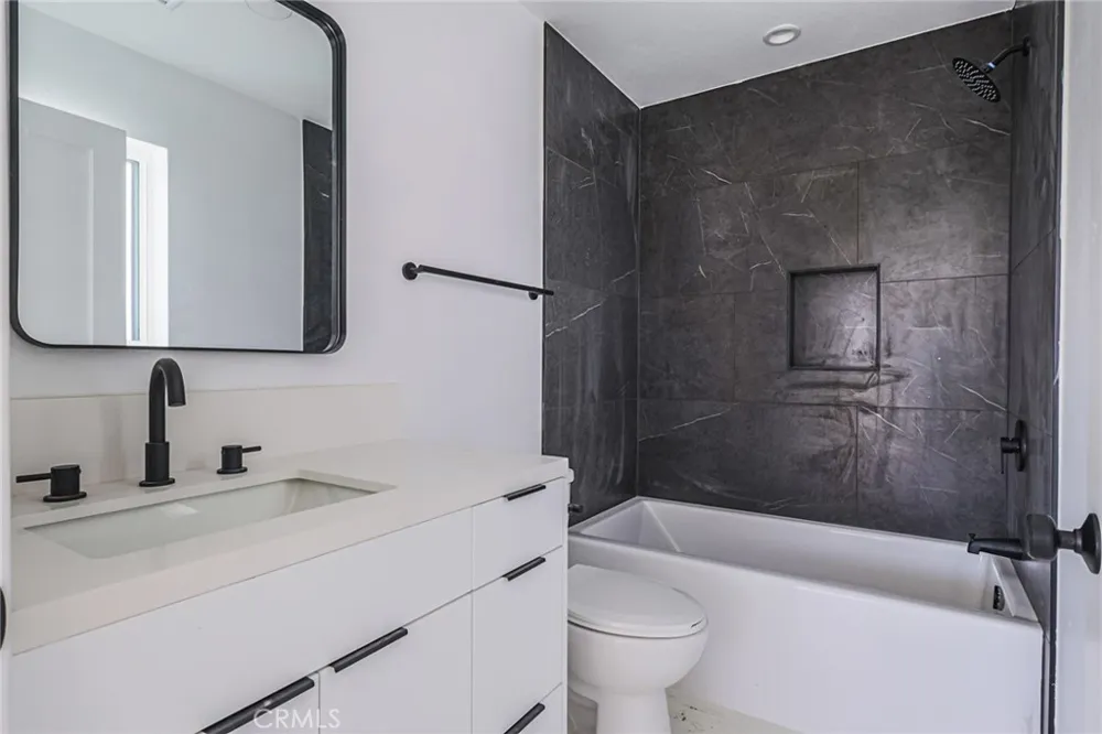 11810 Gilmore Los Angeles, CA 91606
