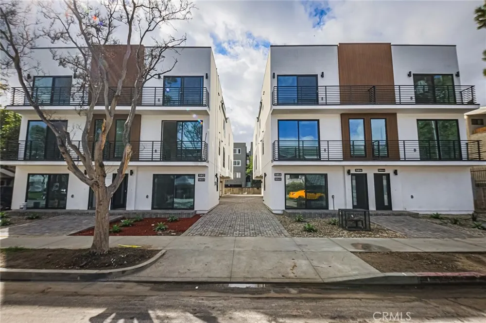 11810 Gilmore Los Angeles, CA 91606