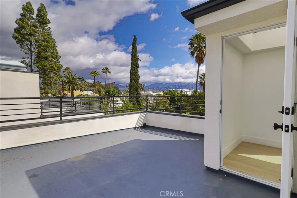11810 Gilmore Los Angeles, CA 91606
