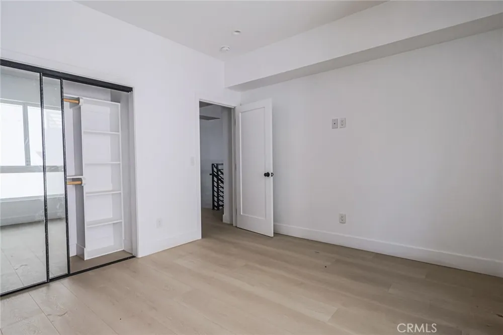 11810 Gilmore Los Angeles, CA 91606