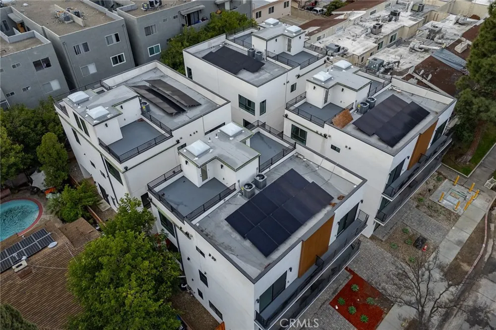 11810 Gilmore Los Angeles, CA 91606