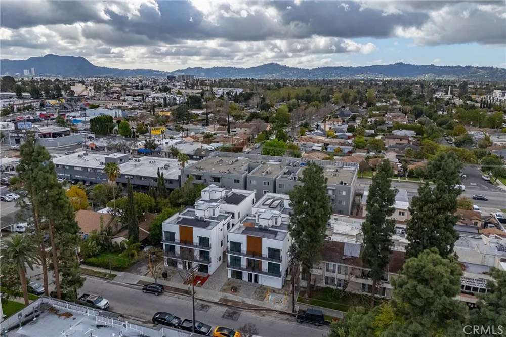 11810 Gilmore Los Angeles, CA 91606
