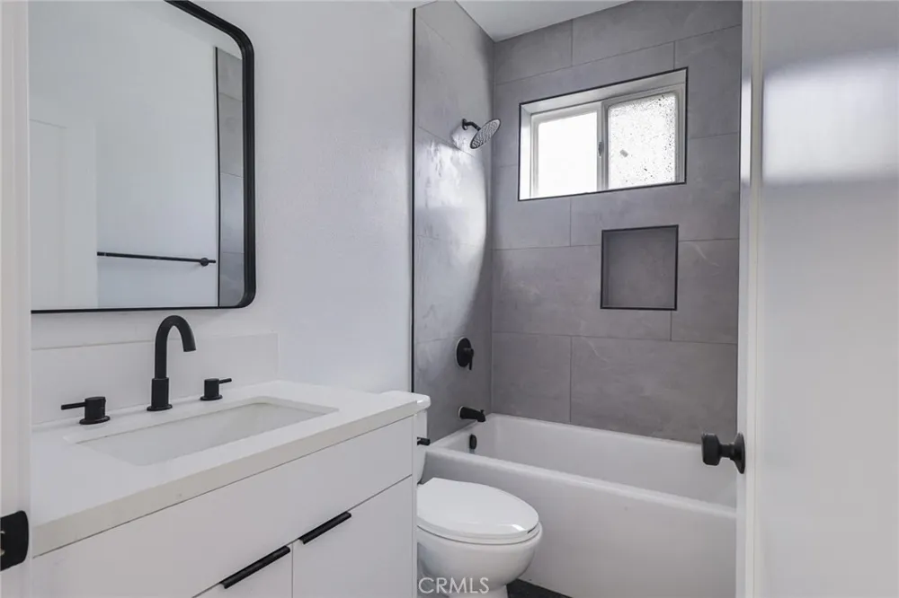11810 Gilmore Los Angeles, CA 91606