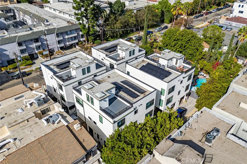 11810 Gilmore Los Angeles, CA 91606