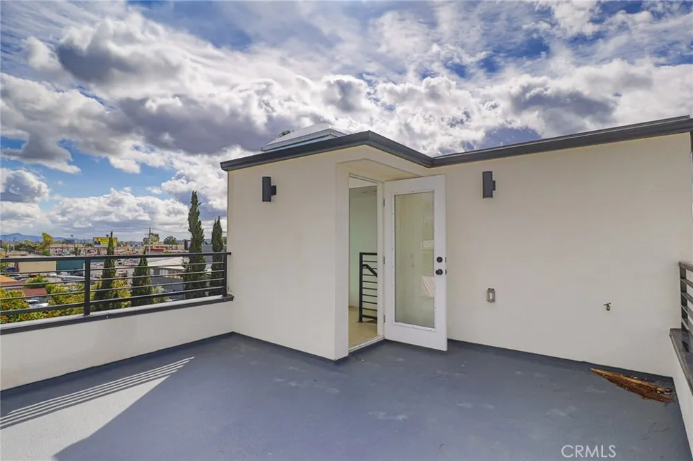 11810 Gilmore Los Angeles, CA 91606