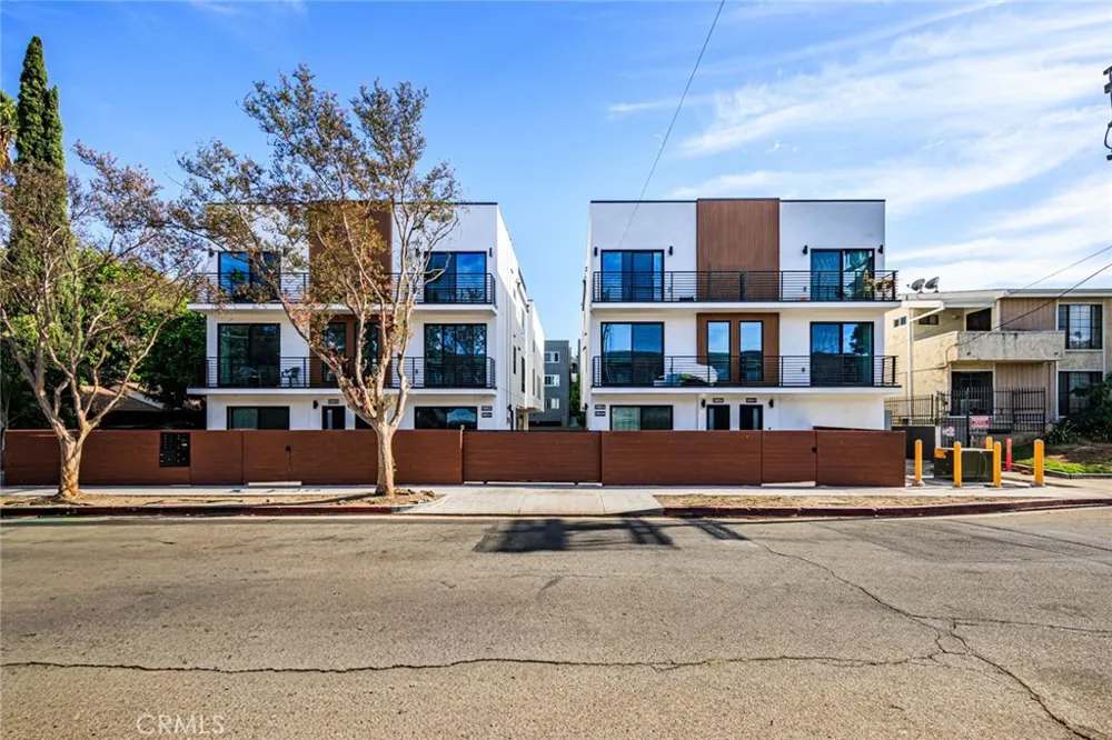 11810 Gilmore Los Angeles, CA 91606