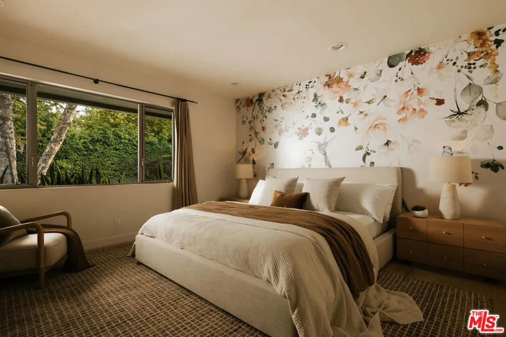 2618 Mandeville Canyon Road Los Angeles, CA 90049