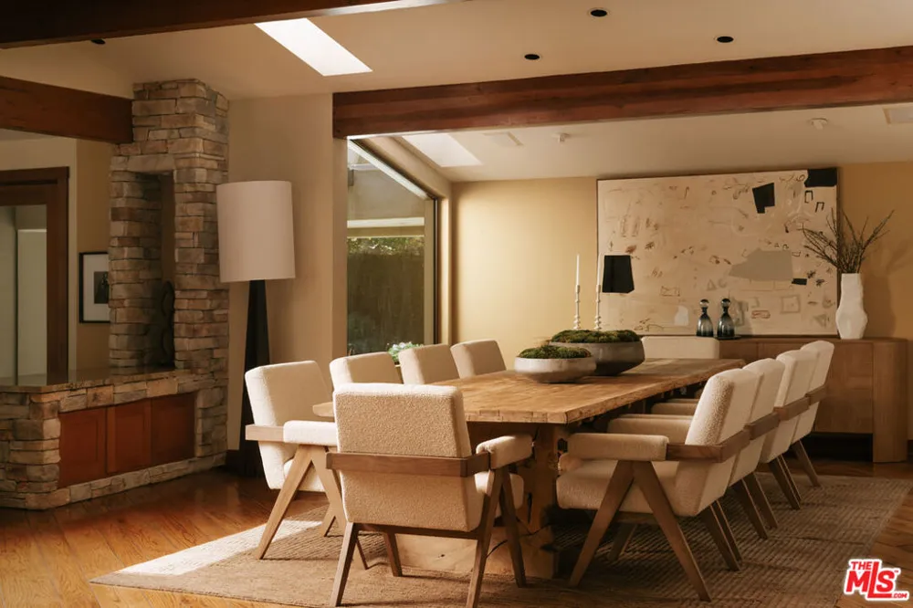 2618 Mandeville Canyon Road Los Angeles, CA 90049
