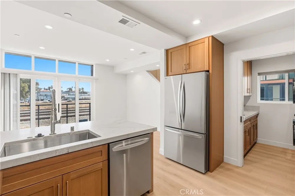 215 Oceanside Blvd #3 Oceanside, CA 92054