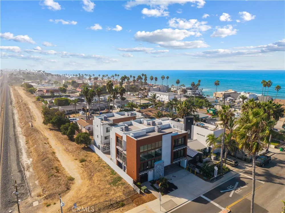 215 Oceanside Blvd #3 Oceanside, CA 92054