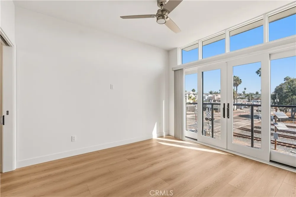 215 Oceanside Blvd #3 Oceanside, CA 92054