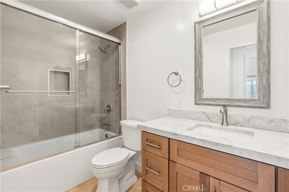 215 Oceanside Blvd #3 Oceanside, CA 92054
