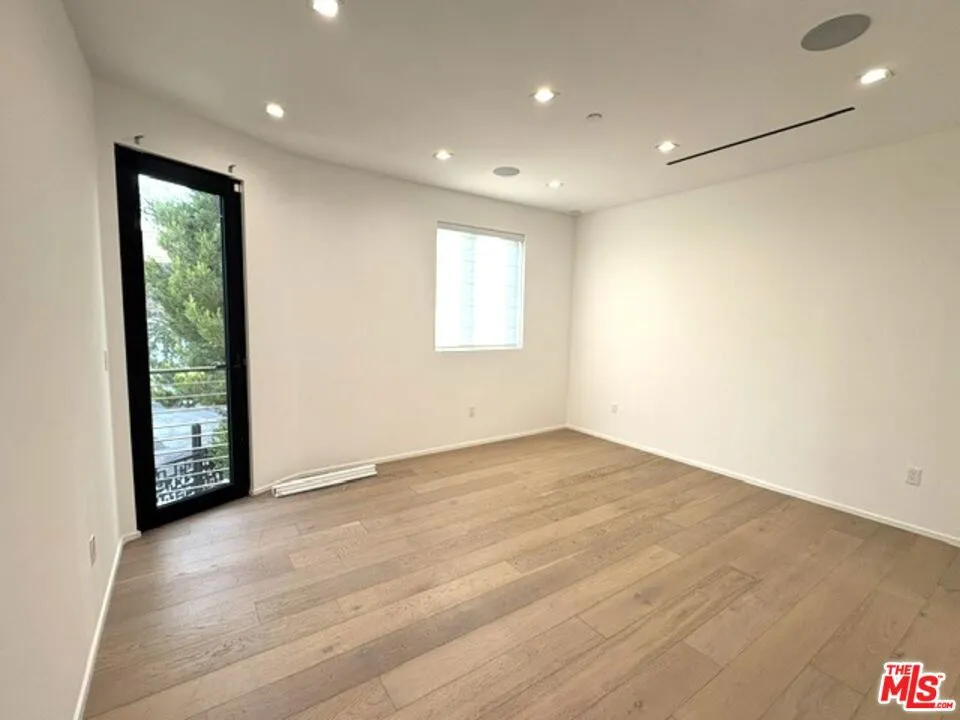4338 Huntley Avenue Culver City, CA 90230