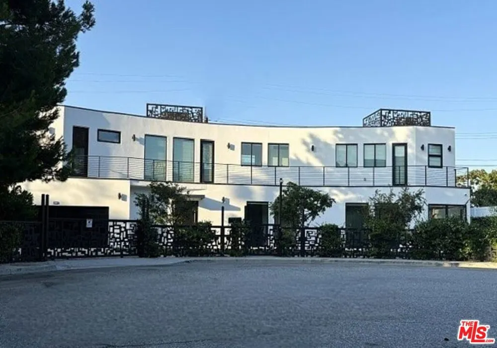 4338 Huntley Avenue Culver City, CA 90230