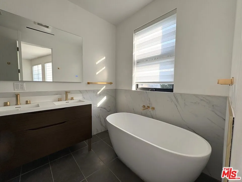4338 Huntley Avenue Culver City, CA 90230
