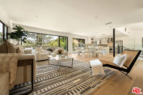 11587 Sunshine Terrace