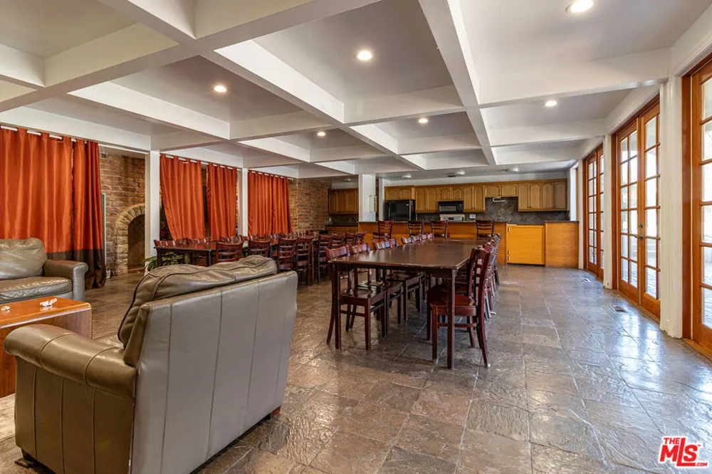 6355 Green Valley Circle #203 Culver City, CA 90230