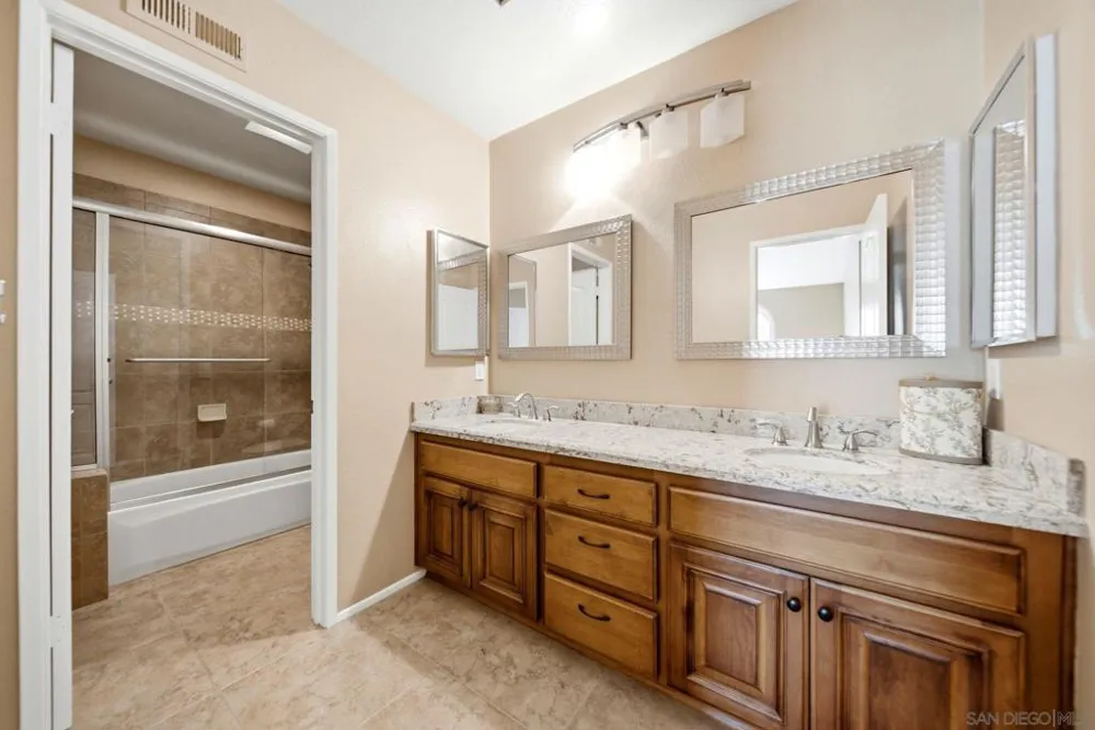11210 Portobelo Dr San Diego, CA 92124