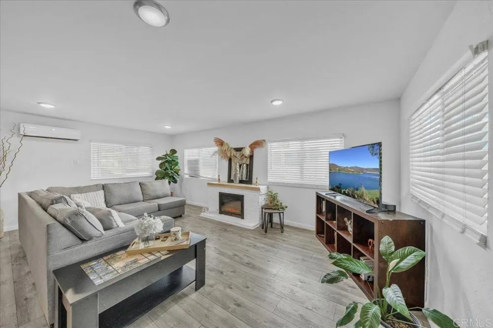1575 W Valley Pkwy #2 Escondido, CA 92029
