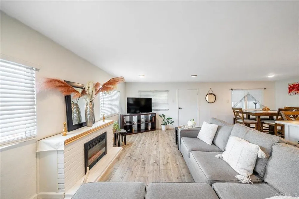 1575 W Valley Pkwy #2 Escondido, CA 92029