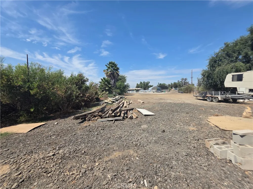 21321 Cajalco Road Perris, CA 92570