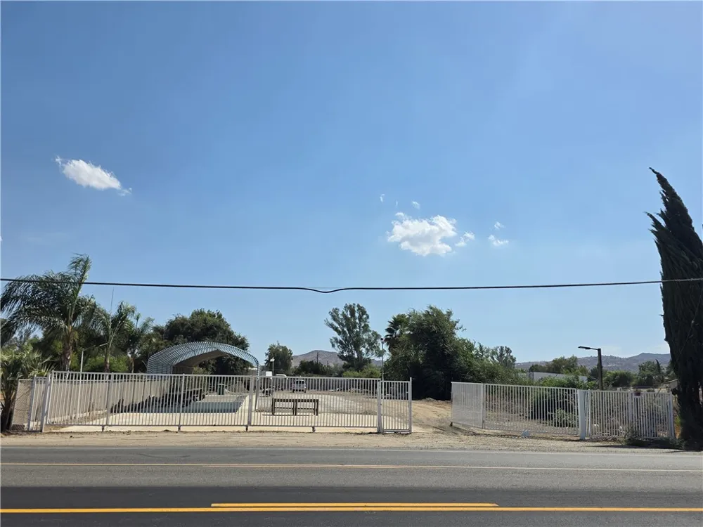 21321 Cajalco Road Perris, CA 92570