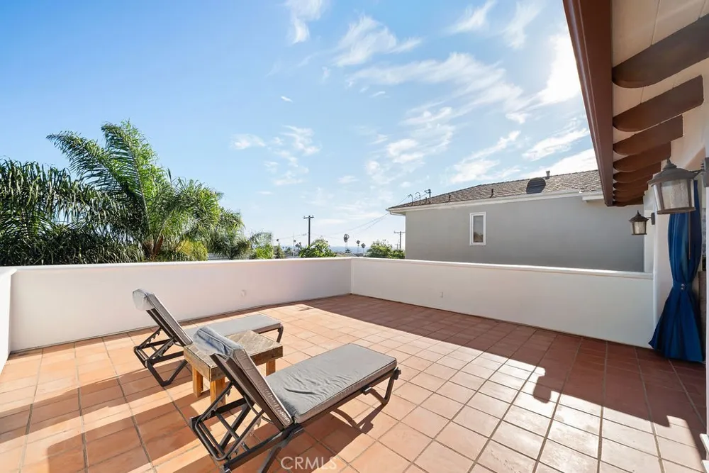 205 W Avenida Valencia San Clemente, CA 92672