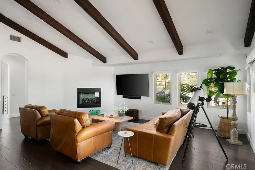 205 W Avenida Valencia San Clemente, CA 92672