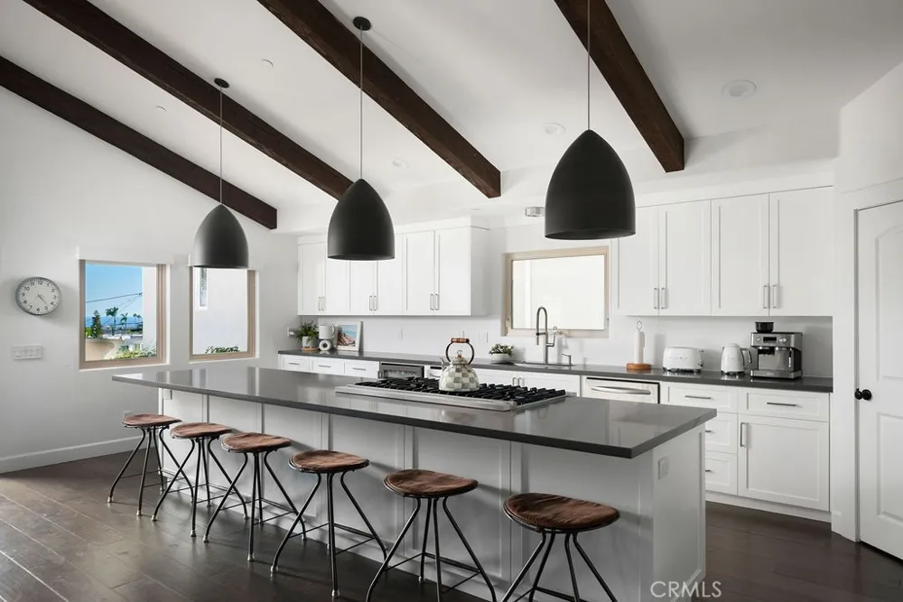 205 W Avenida Valencia San Clemente, CA 92672