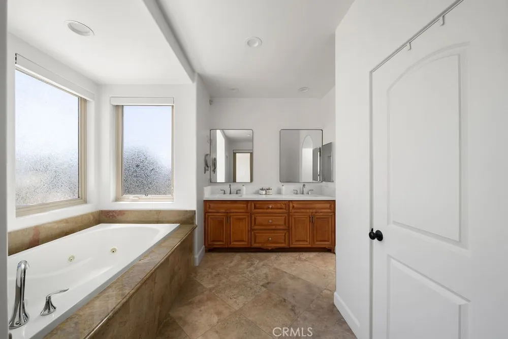 205 W Avenida Valencia San Clemente, CA 92672