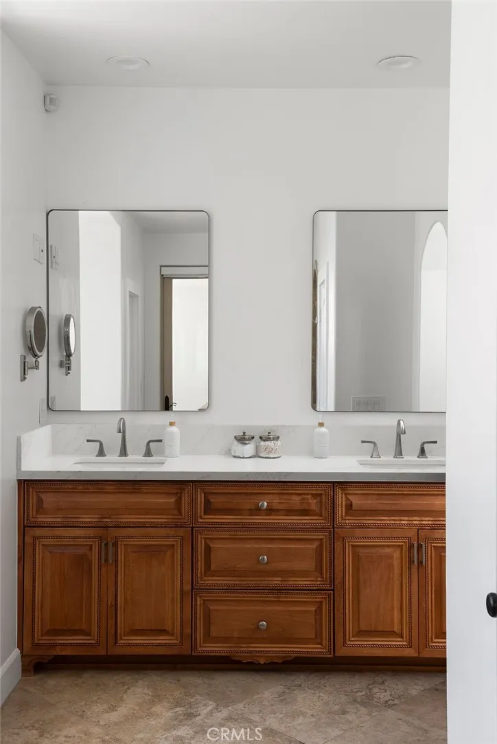 205 W Avenida Valencia San Clemente, CA 92672