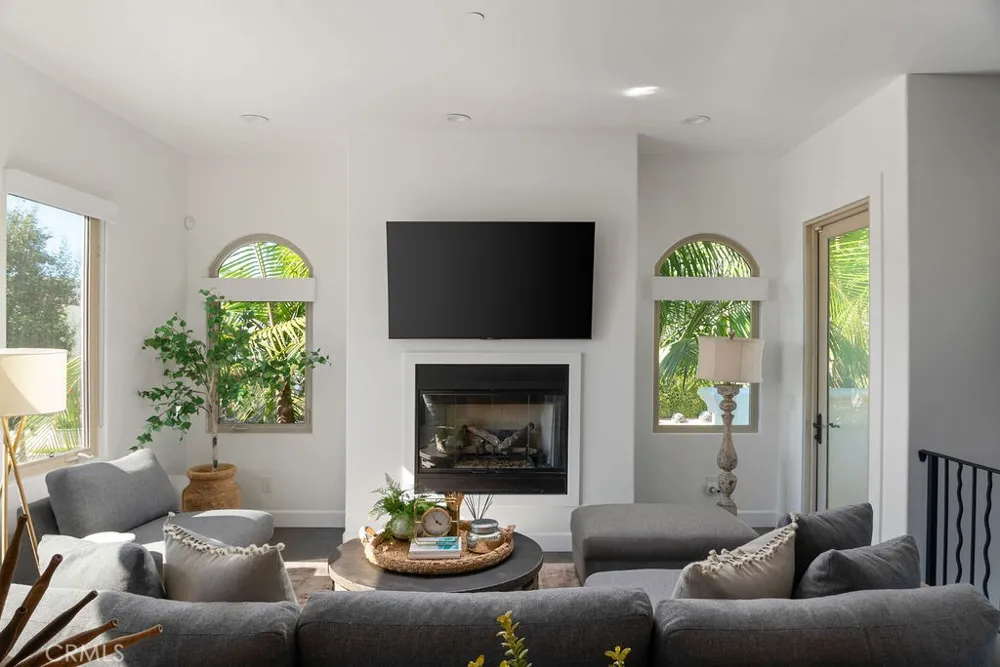 205 W Avenida Valencia San Clemente, CA 92672