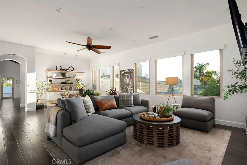 205 W Avenida Valencia San Clemente, CA 92672