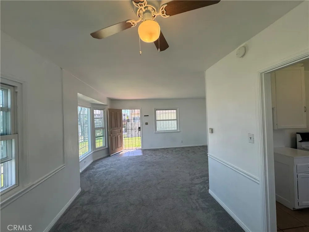 2408 W 85th #2410 Inglewood, CA 90305