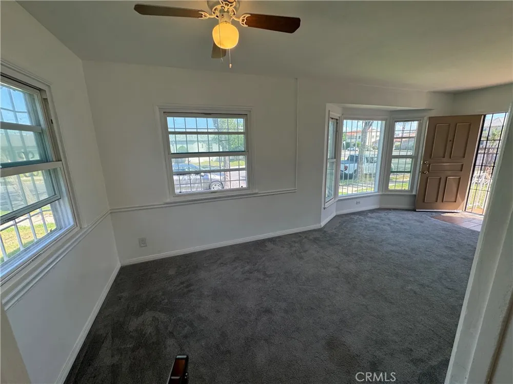 2408 W 85th #2410 Inglewood, CA 90305