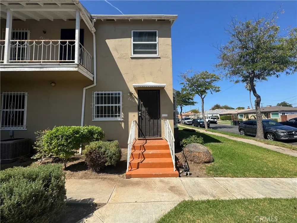 2408 W 85th #2410 Inglewood, CA 90305
