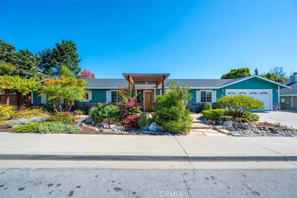 1047 Robin Circle Arroyo Grande, CA 93420