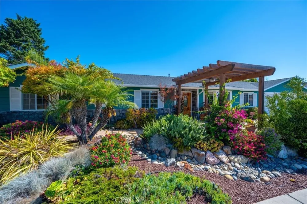 1047 Robin Circle Arroyo Grande, CA 93420