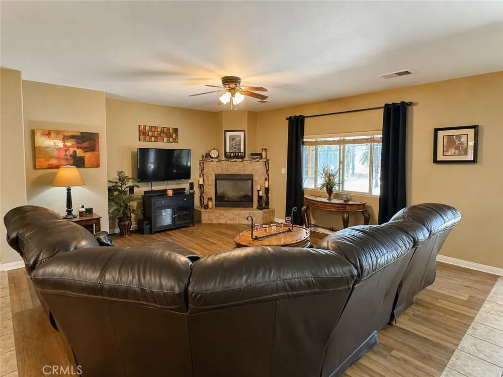 11107 Snowcreek Falls Bakersfield, CA 93312